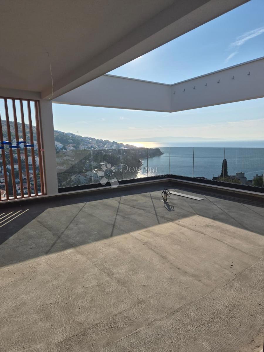 Stanovanje Okrug Gornji, Okrug, 197,79m2