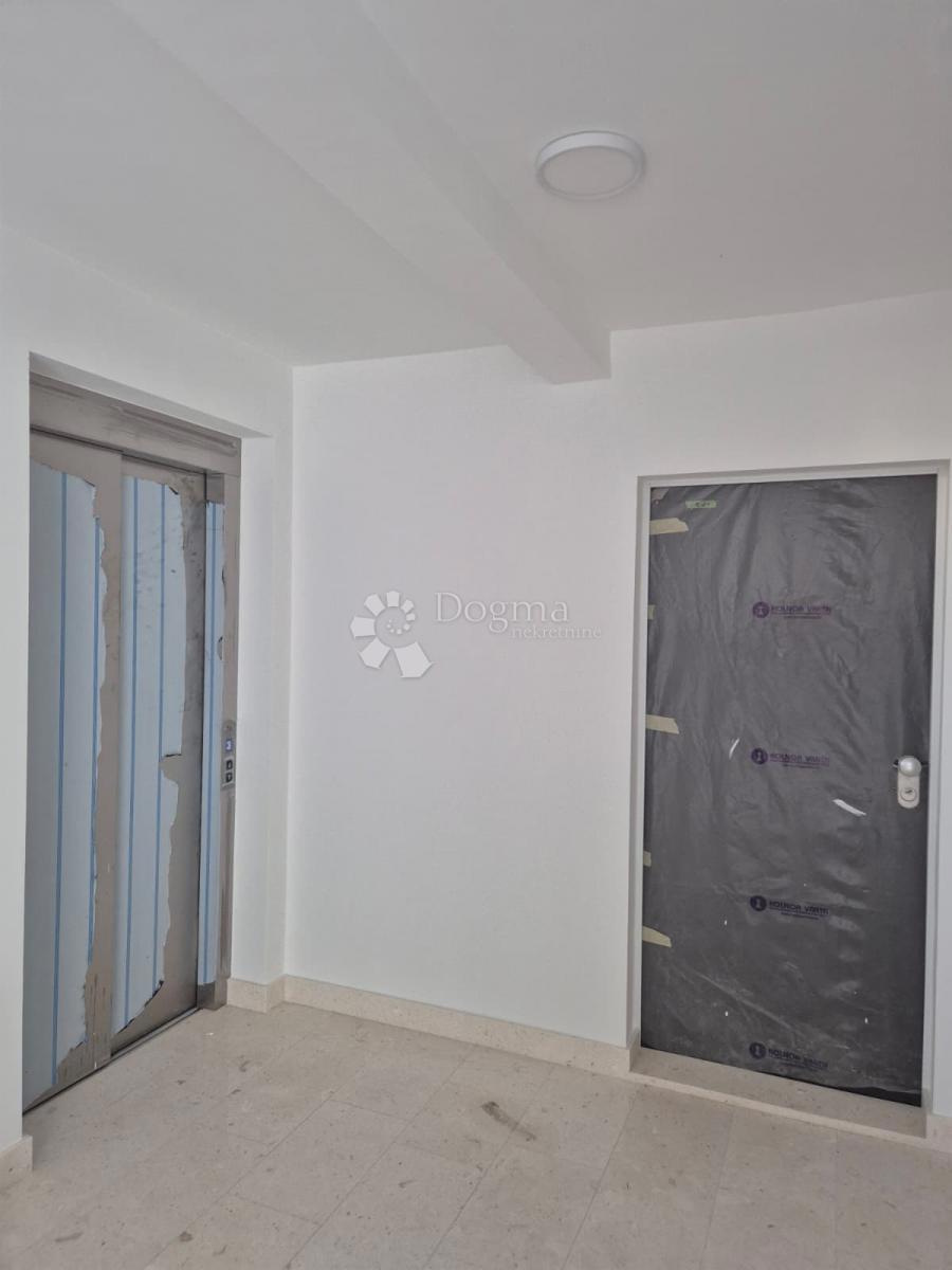 Stanovanje Okrug Gornji, Okrug, 85,69m2 (MAVAŠTICA)