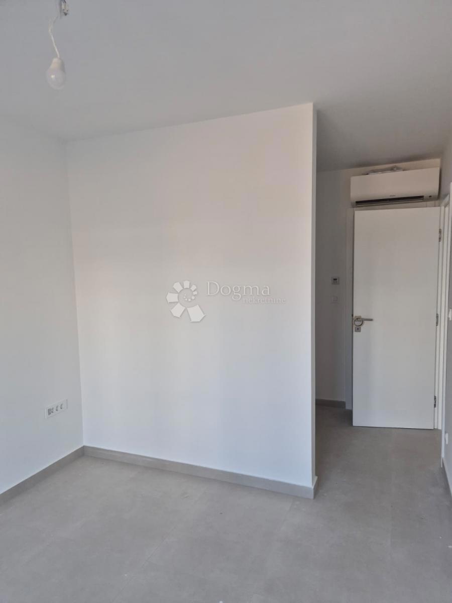 Stanovanje Okrug Gornji, Okrug, 85,69m2 (MAVAŠTICA)