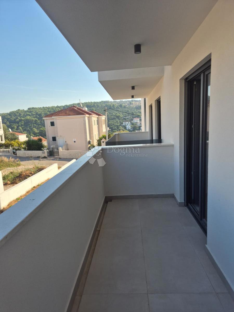 Stanovanje Okrug Gornji, Okrug, 85,69m2 (MAVAŠTICA)