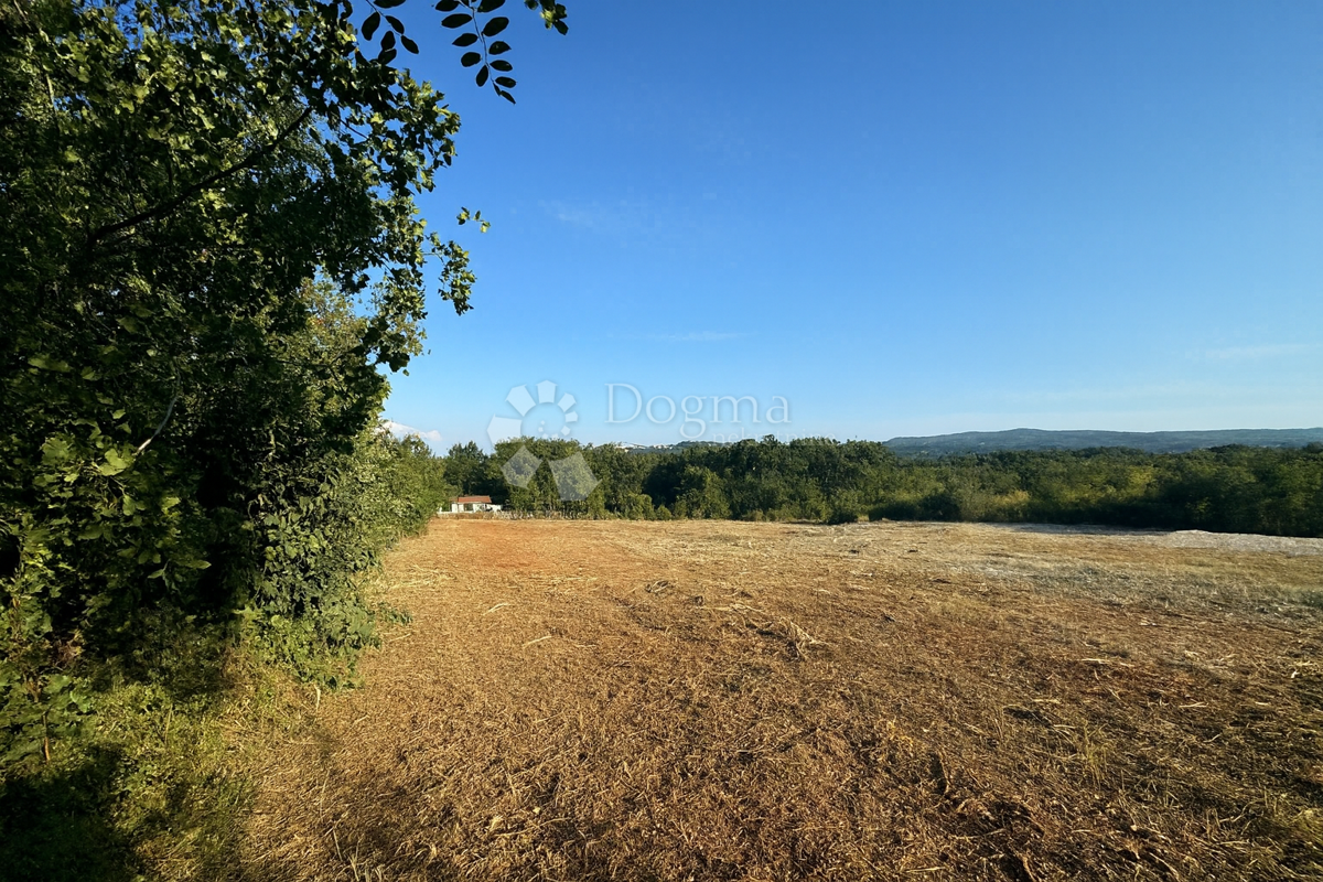 Labin - gradbeno zemljišče, blizu centra mesta