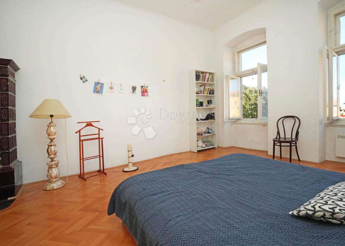 Čudovito stanovanje blizu tržnice s teraso