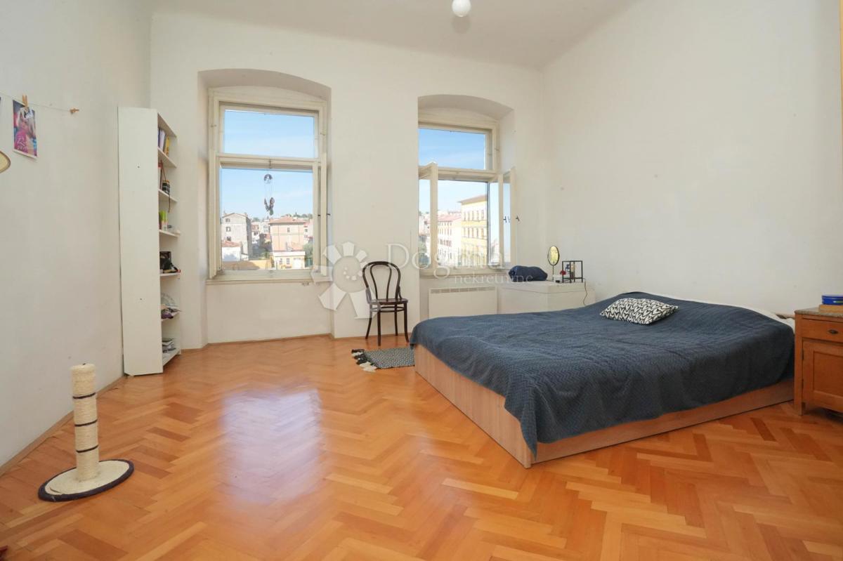 Čudovito stanovanje blizu tržnice s teraso