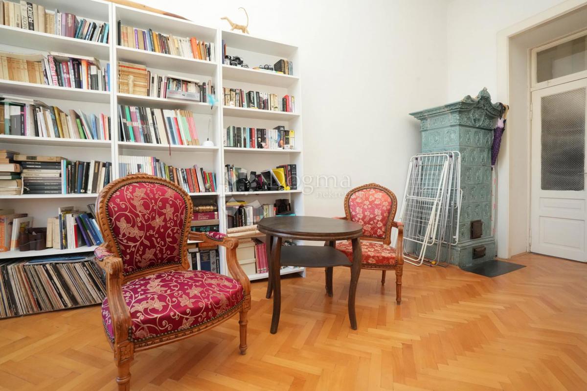 Čudovito stanovanje blizu tržnice s teraso