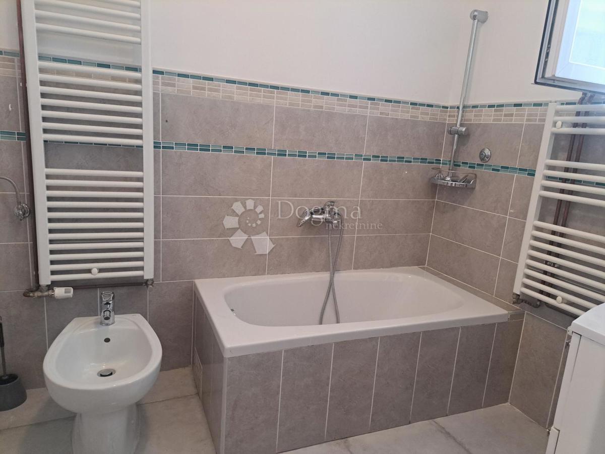 Stanovanje Centar, Rijeka, 81,95m2