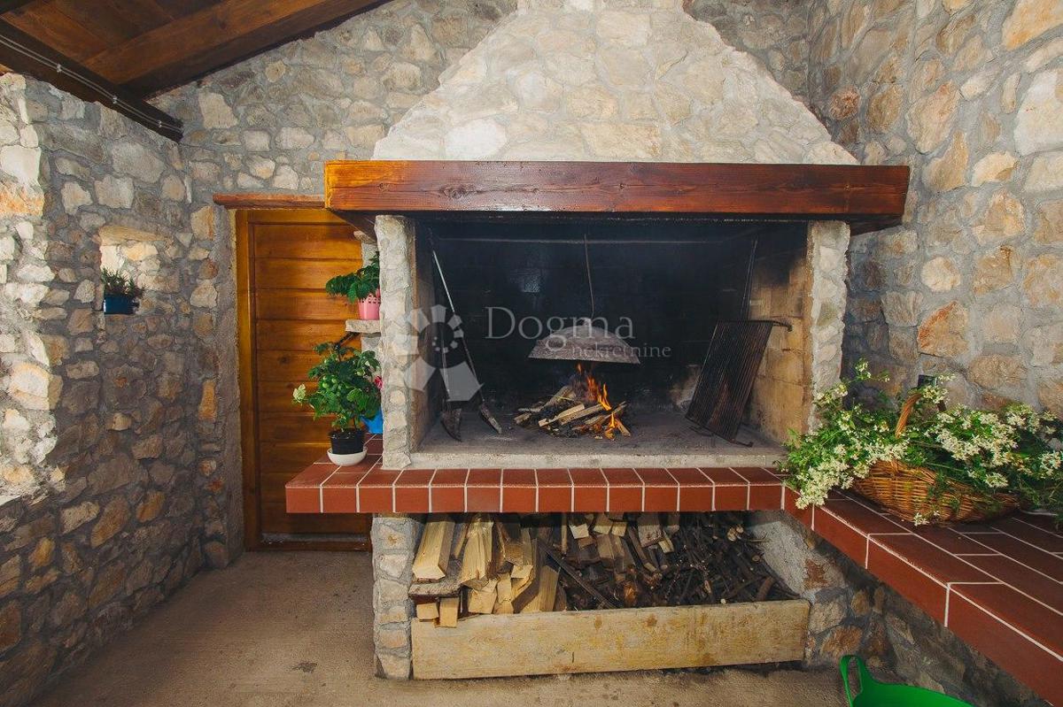 Hiša Kaprije, Šibenik - Okolica, 180m2