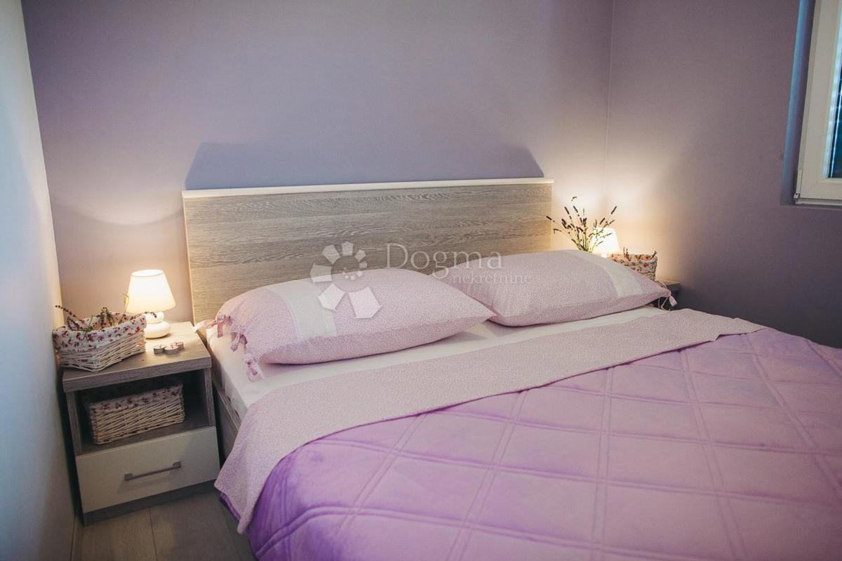 Hiša Kaprije, Šibenik - Okolica, 180m2