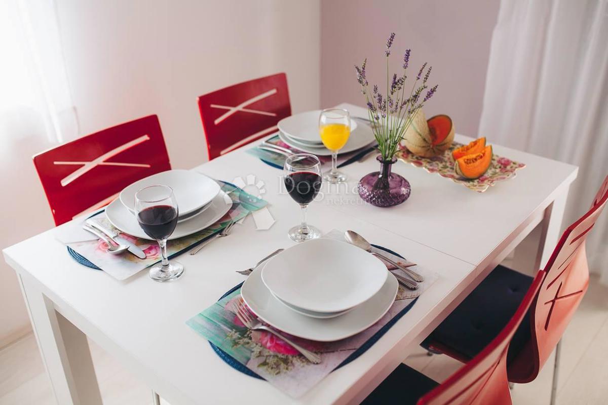 Hiša Kaprije, Šibenik - Okolica, 180m2