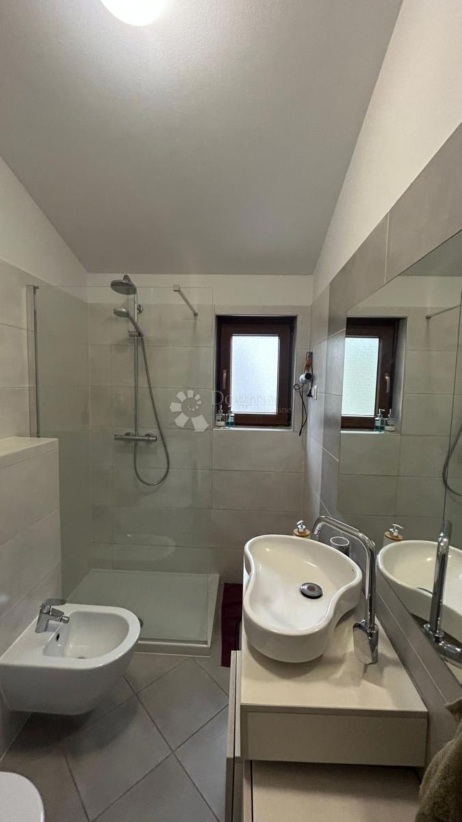 Stanovanje Štinjan, Pula, 65m2