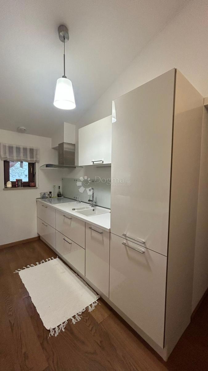 Stanovanje Štinjan, Pula, 65m2