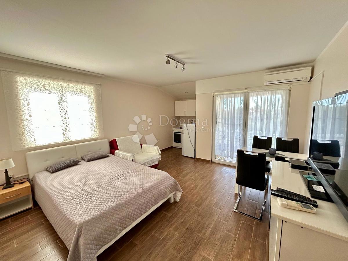 Hiša Veli vrh, Pula, 388m2