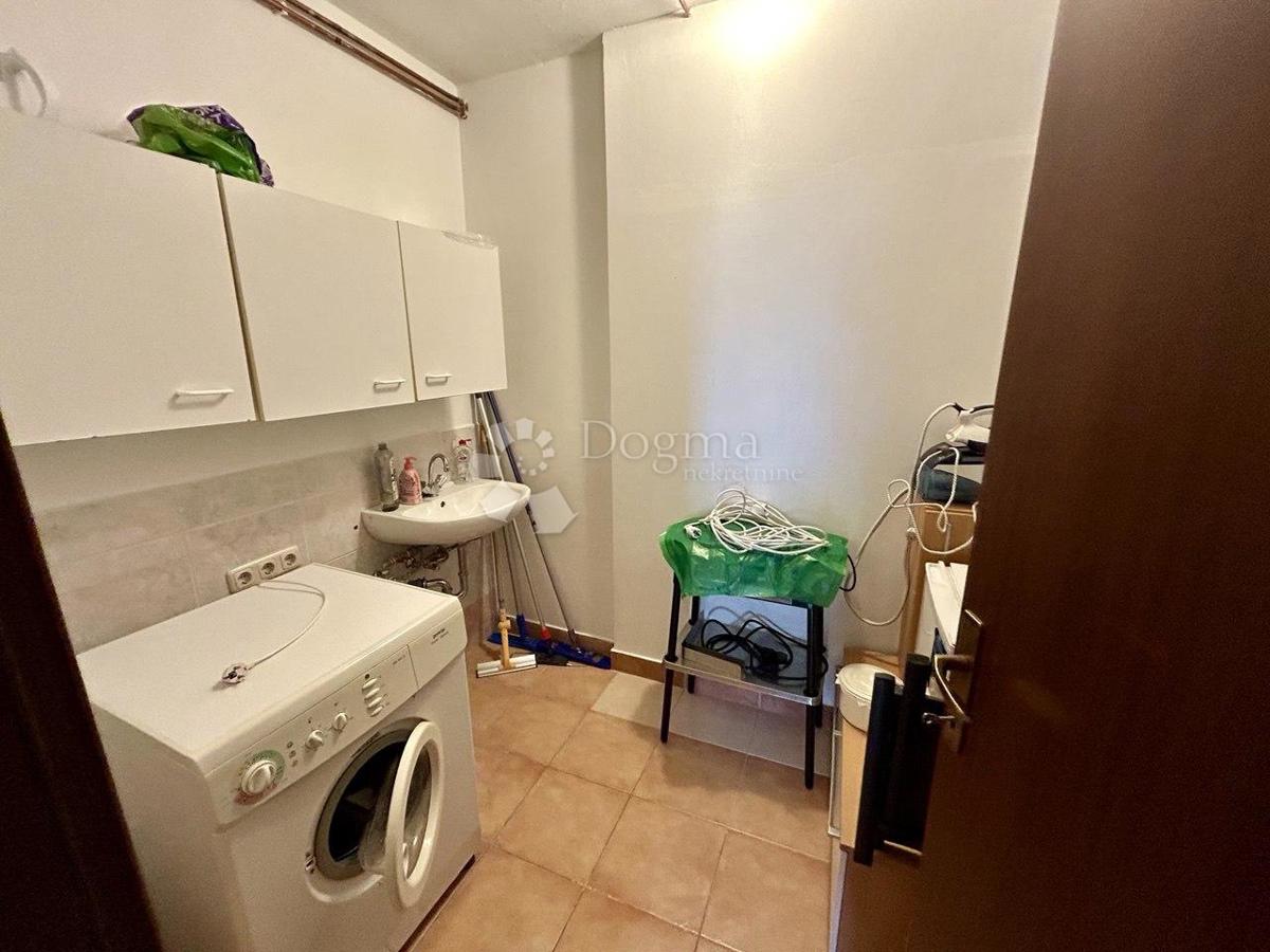 Hiša Veli vrh, Pula, 388m2