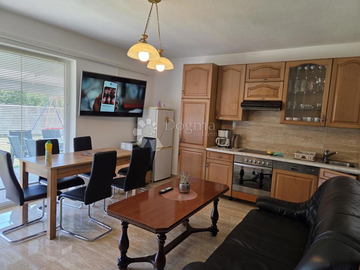 Hiša Veli vrh, Pula, 388m2