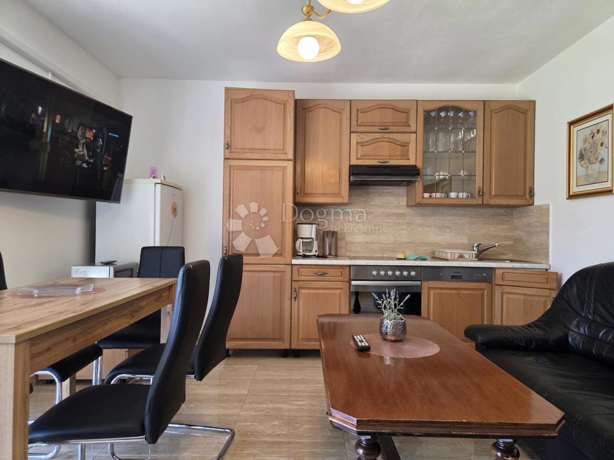 Hiša Veli vrh, Pula, 388m2