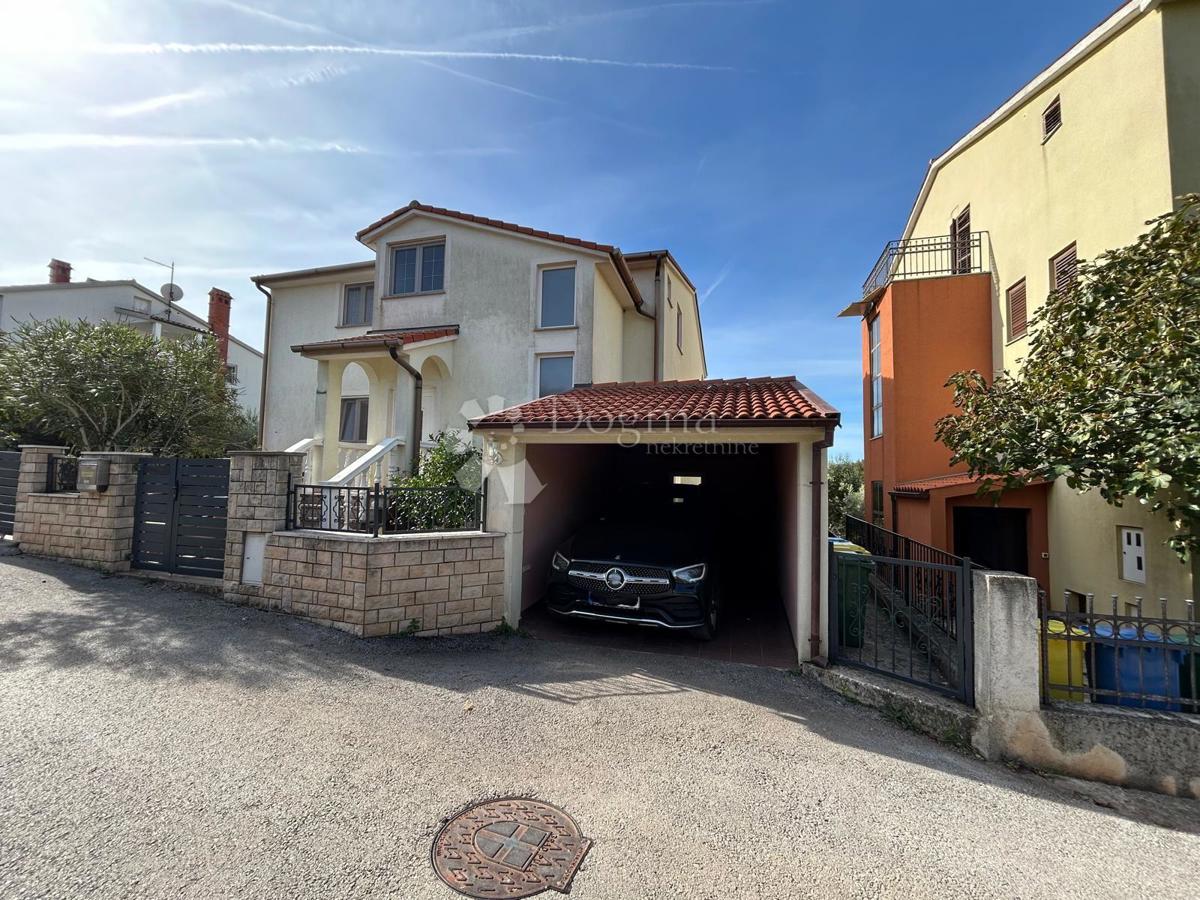 Hiša Veli vrh, Pula, 388m2