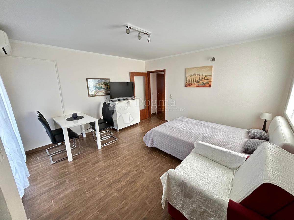 Hiša Veli vrh, Pula, 388m2