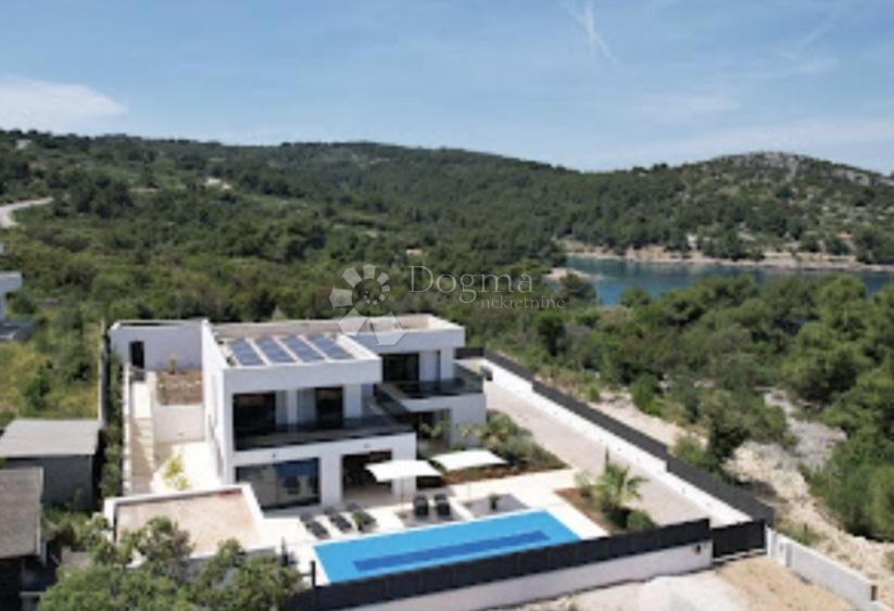 Hiša Rogač, Šolta, 236m2