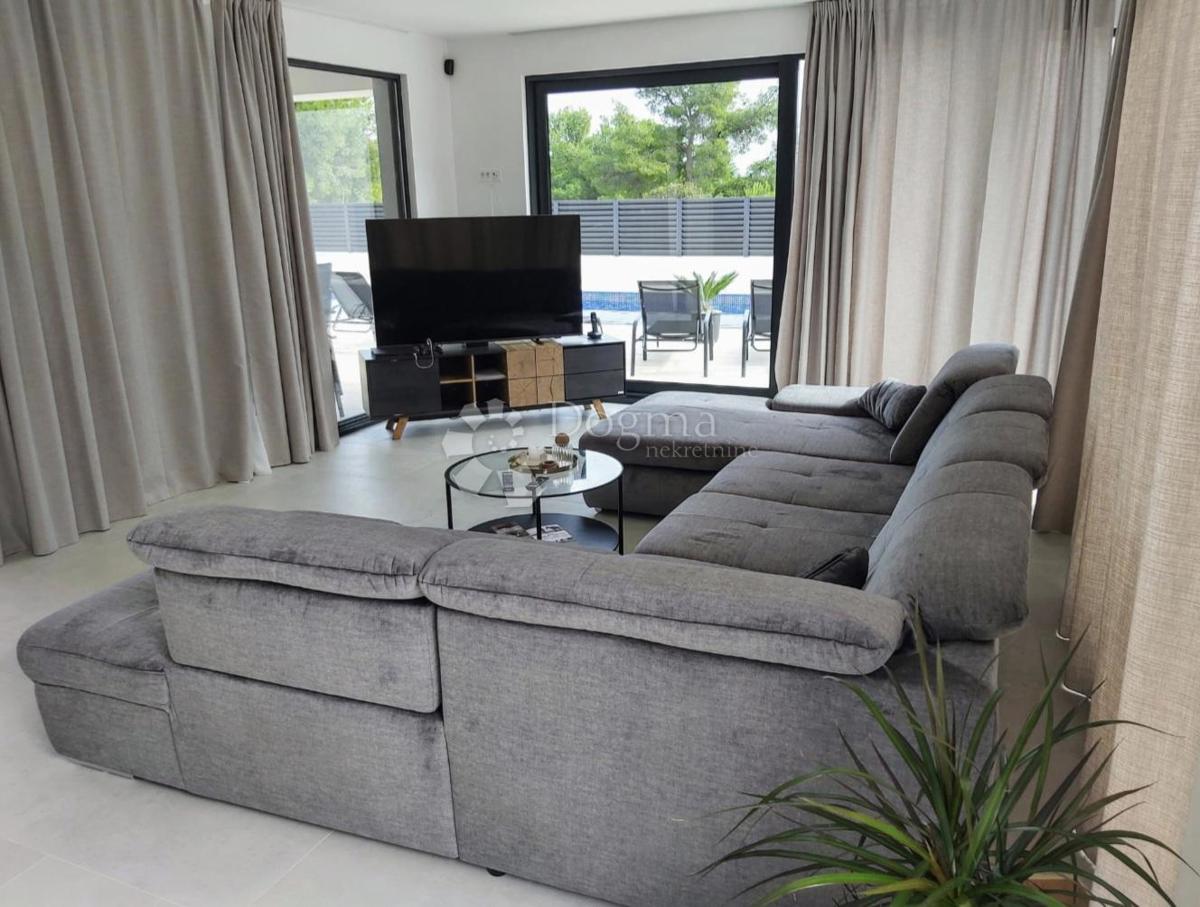 Hiša Rogač, Šolta, 236m2