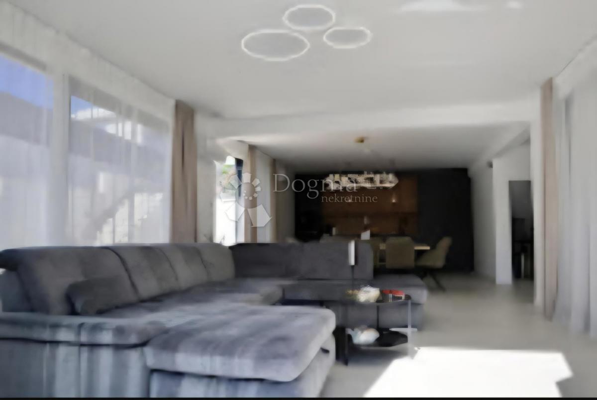 Hiša Rogač, Šolta, 236m2