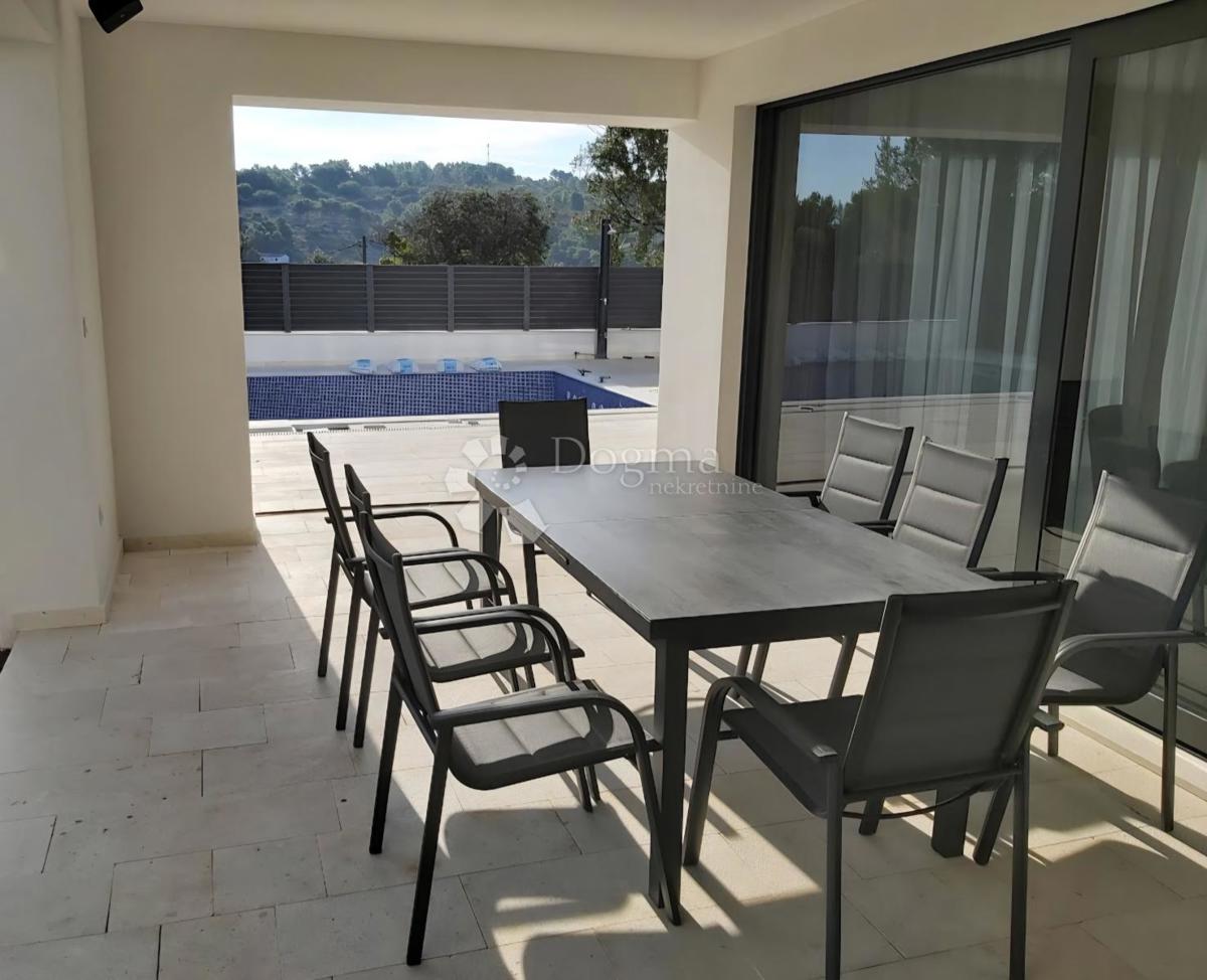 Hiša Rogač, Šolta, 236m2