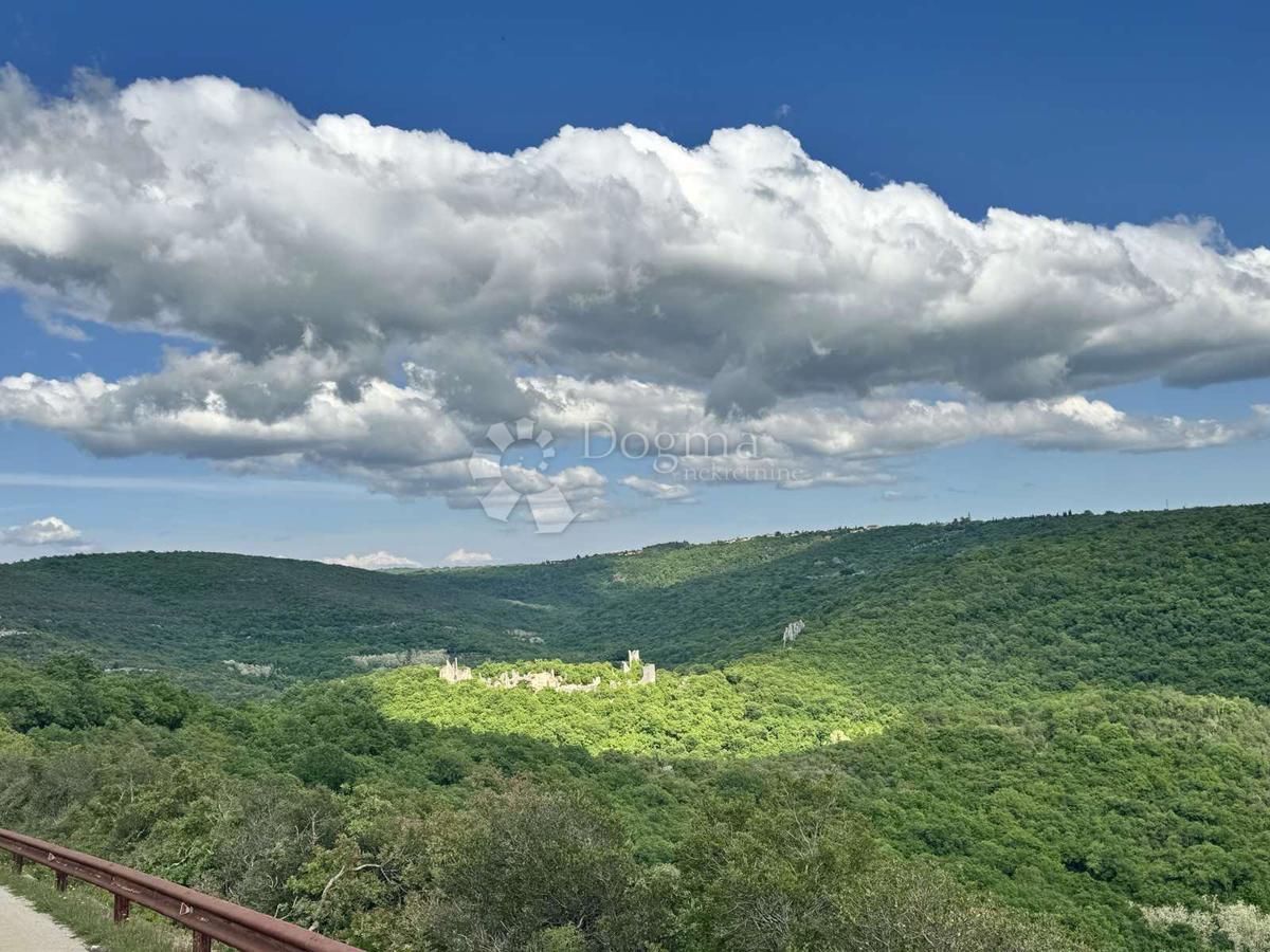 Zemljišče Mrgani, Kanfanar, 2.593m2