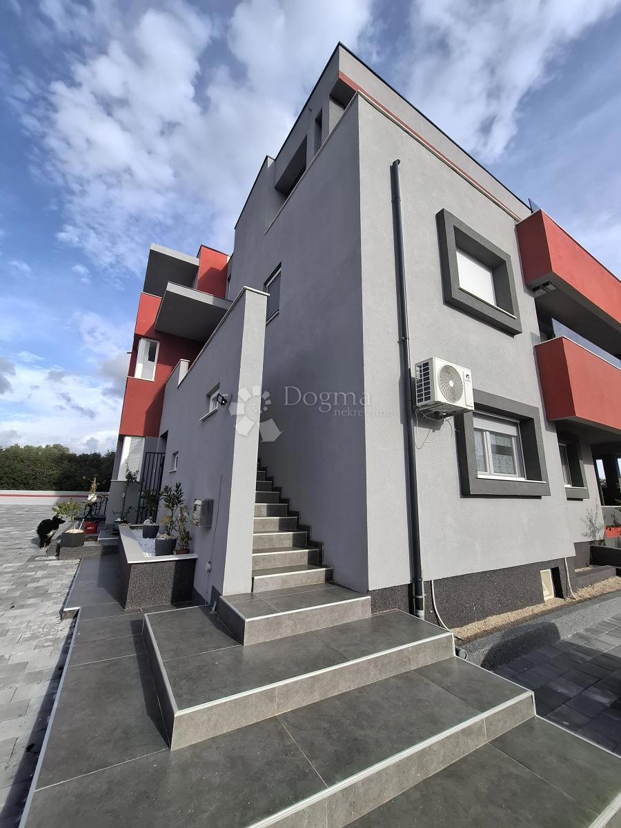 Apartma Turanj, Sveti Filip I Jakov, 130m2