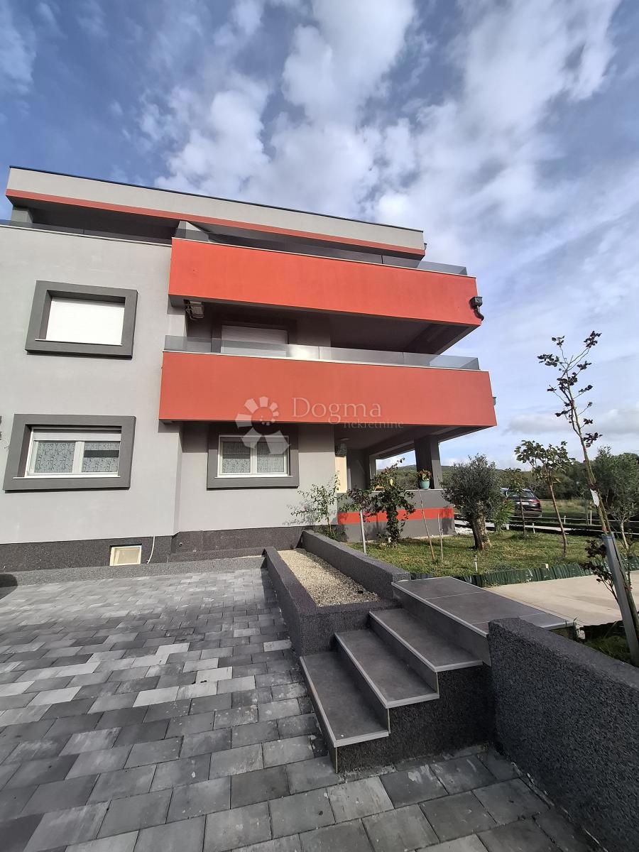 Apartma Turanj, Sveti Filip I Jakov, 130m2