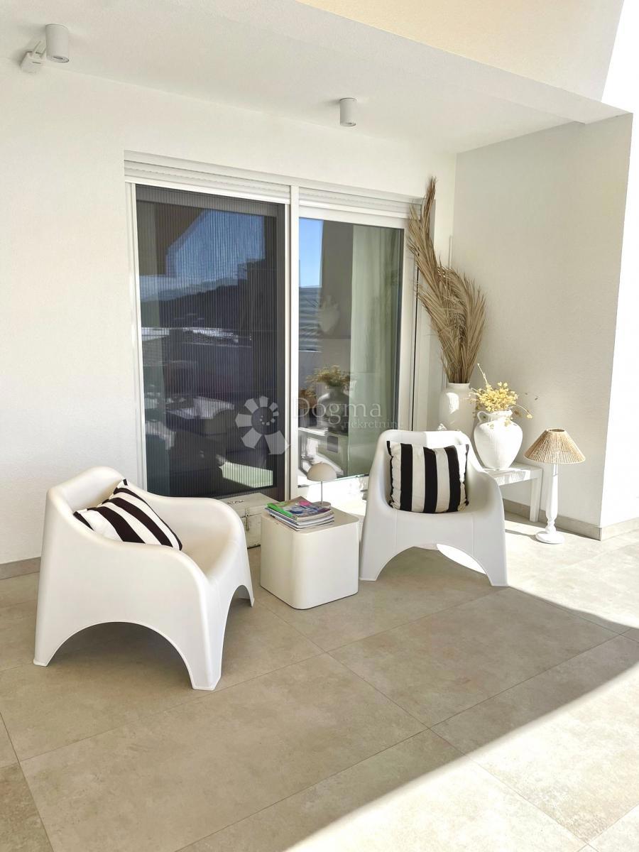 Hiša Ražanj, Rogoznica, 246,67m2