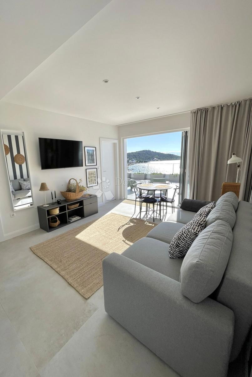 Hiša Ražanj, Rogoznica, 246,67m2