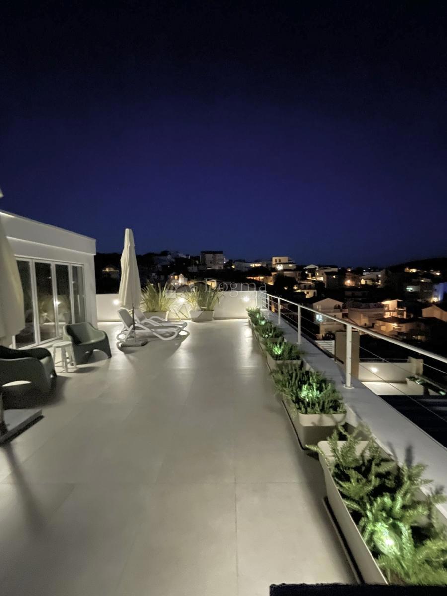 Hiša Ražanj, Rogoznica, 246,67m2