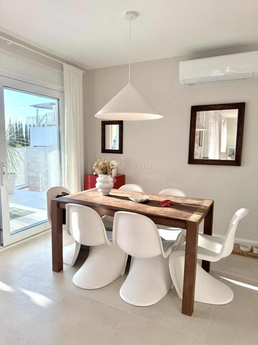 Hiša Ražanj, Rogoznica, 246,67m2