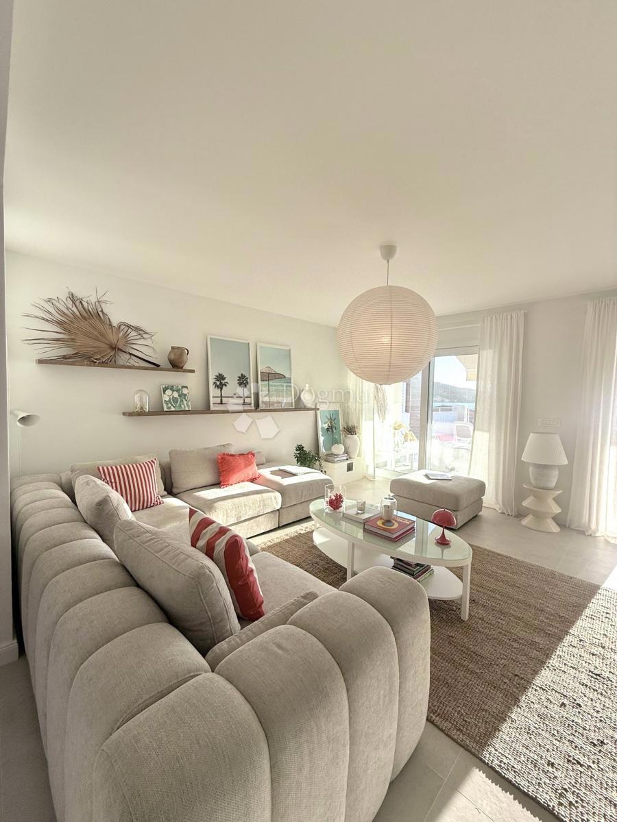 Hiša Ražanj, Rogoznica, 246,67m2