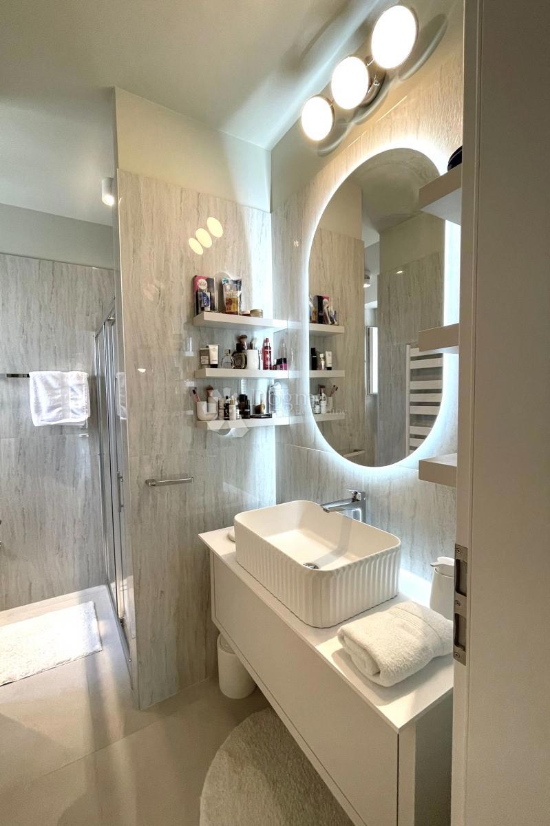 Hiša Ražanj, Rogoznica, 246,67m2