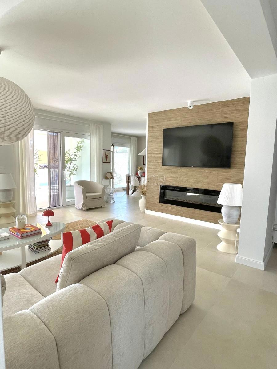 Hiša Ražanj, Rogoznica, 246,67m2