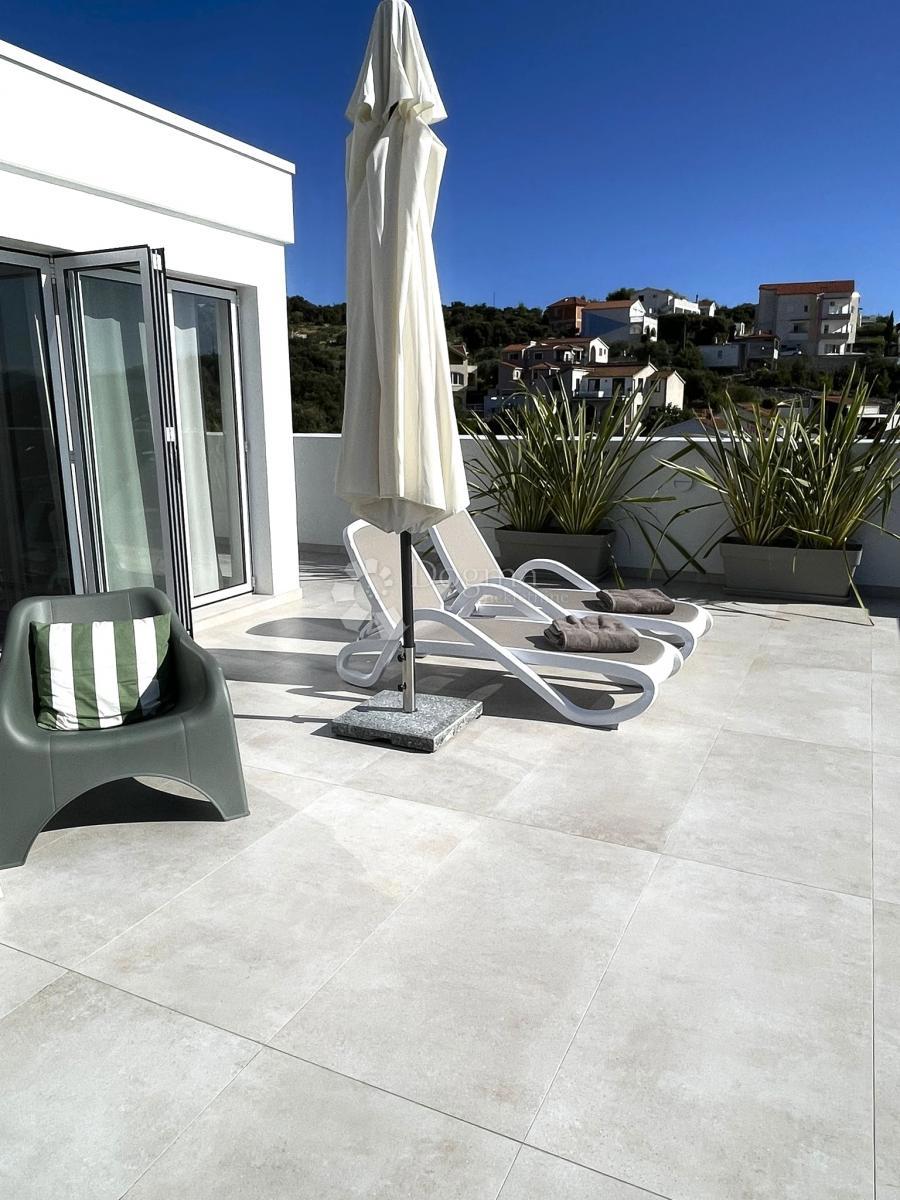 Hiša Ražanj, Rogoznica, 246,67m2