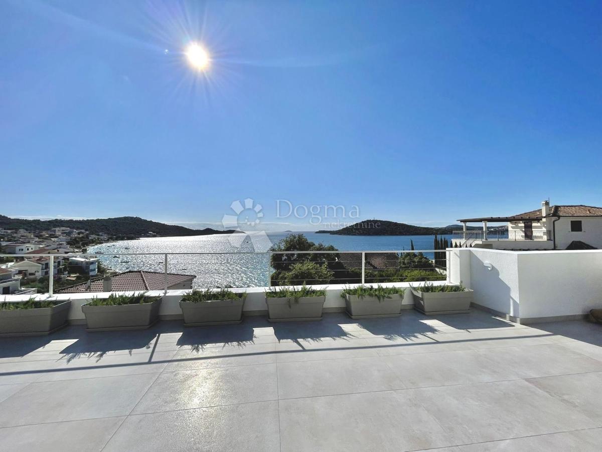 Hiša Ražanj, Rogoznica, 246,67m2