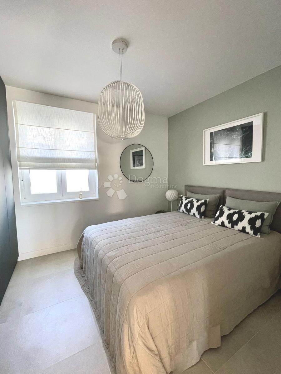 Hiša Ražanj, Rogoznica, 246,67m2