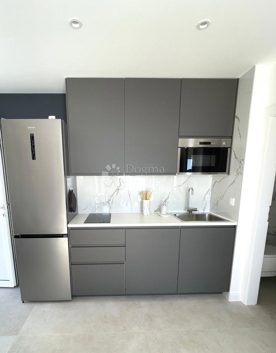 Hiša Ražanj, Rogoznica, 246,67m2