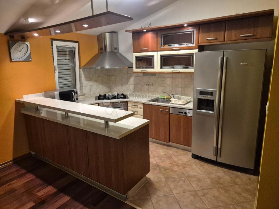 Stanovanje Seget Donji, Seget, 115m2