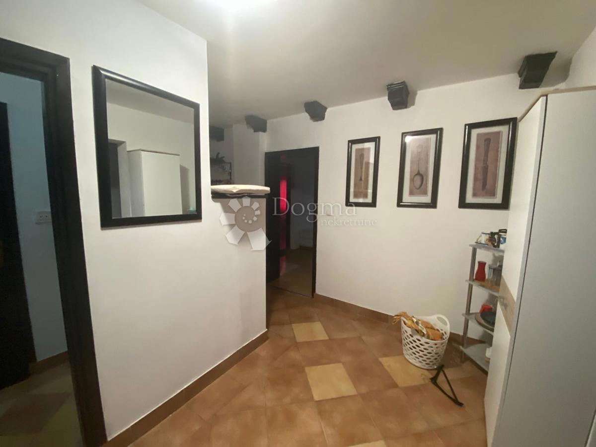 Hiša Stružec, Popovača, 4.302m2