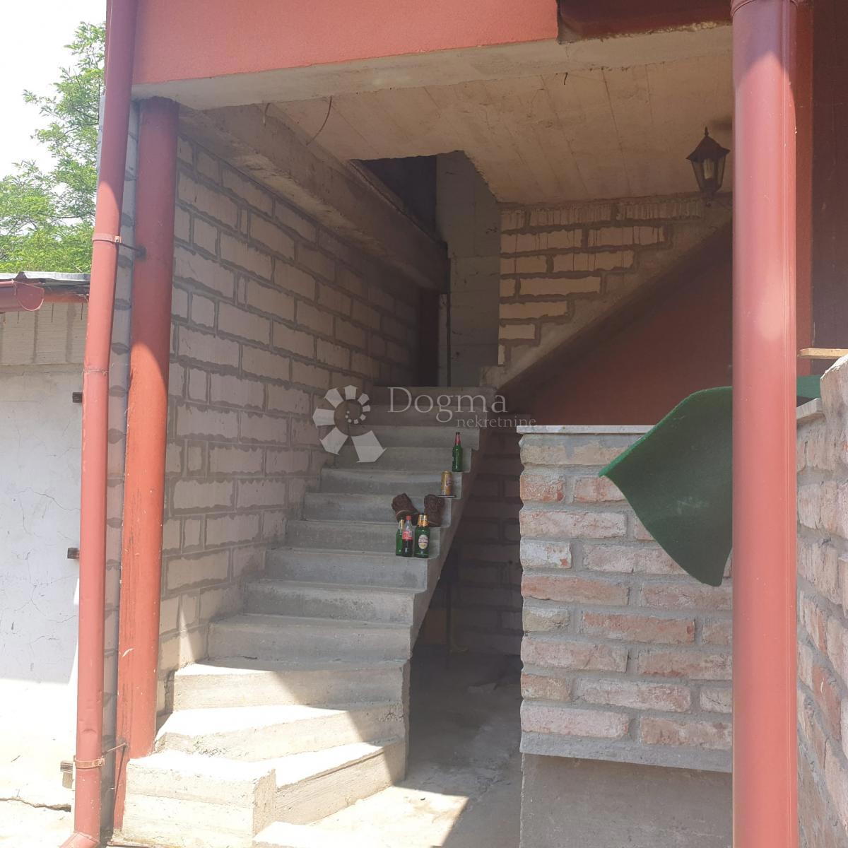 Hiša Stružec, Popovača, 4.302m2