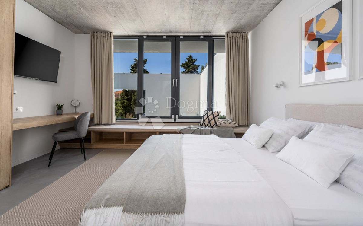 Hiša Supetar, 240m2