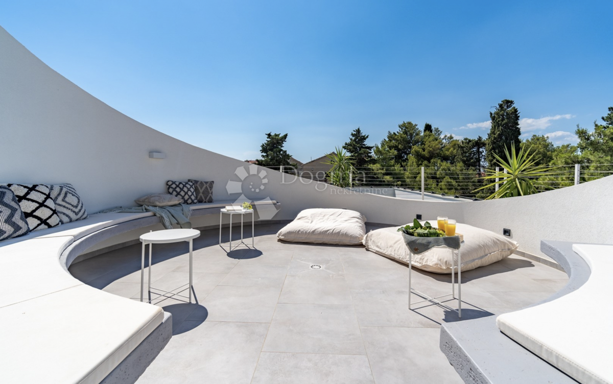 Hiša Supetar, 240m2