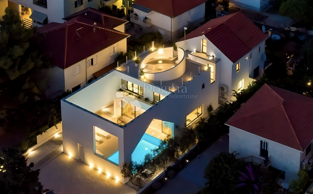 Hiša Supetar, 240m2