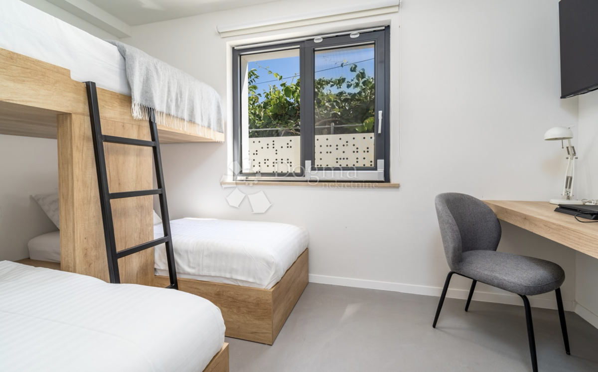 Hiša Supetar, 240m2