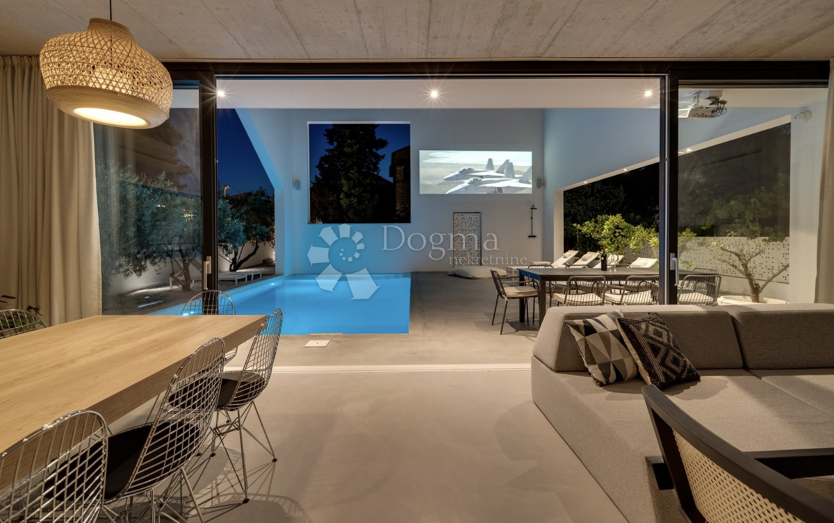 Hiša Supetar, 240m2