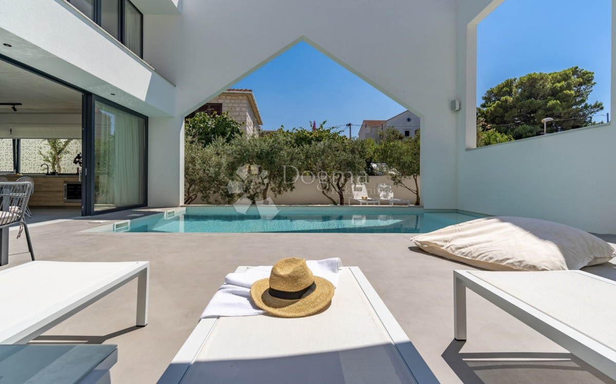 Hiša Supetar, 240m2