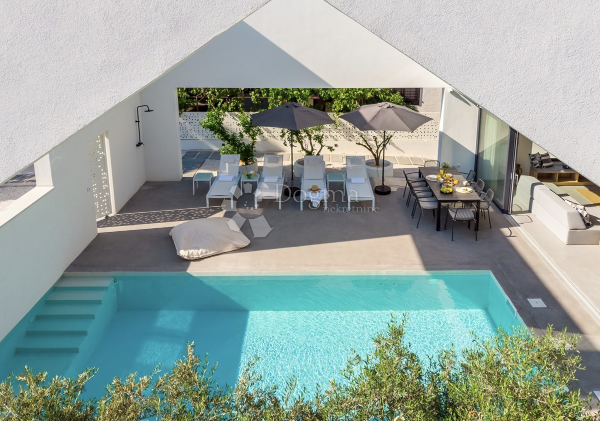 Hiša Supetar, 240m2