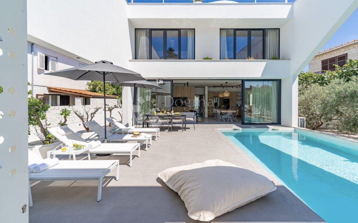 Hiša Supetar, 240m2