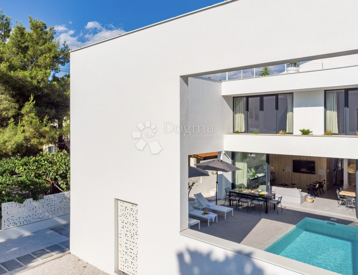 Hiša Supetar, 240m2